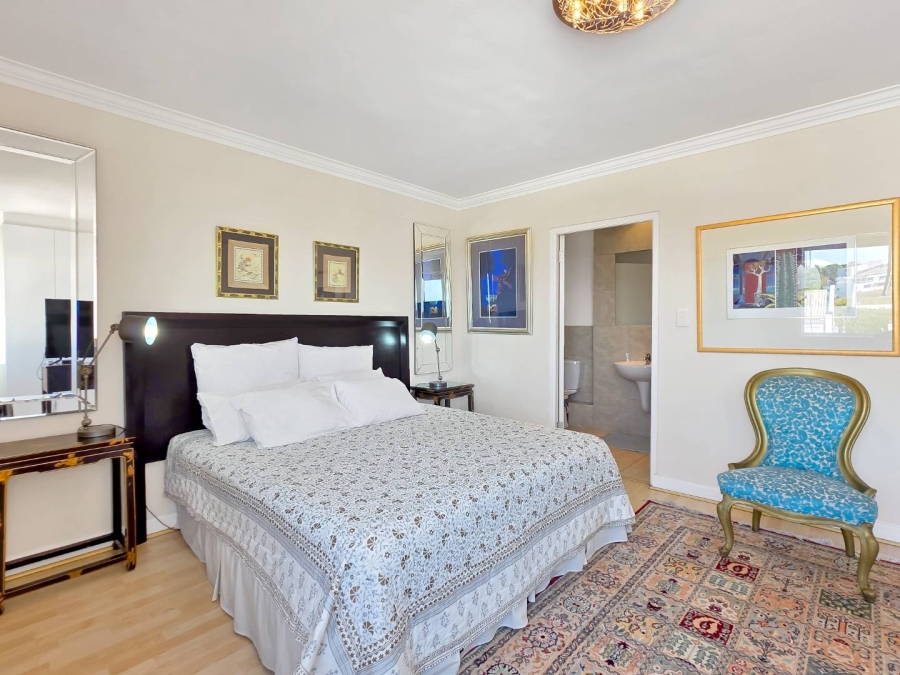 3 Bedroom Property for Sale in Sea Point Western Cape